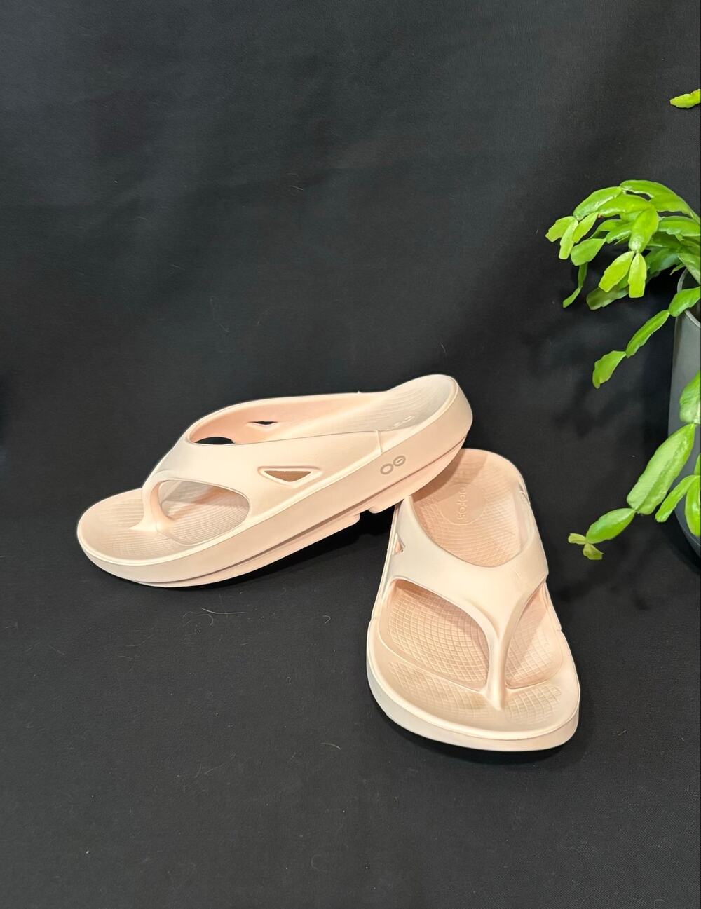 Women’s OOFOS OOriginal Thong Sandals Primrose Pink Recovery Comfort Flip Flop 9